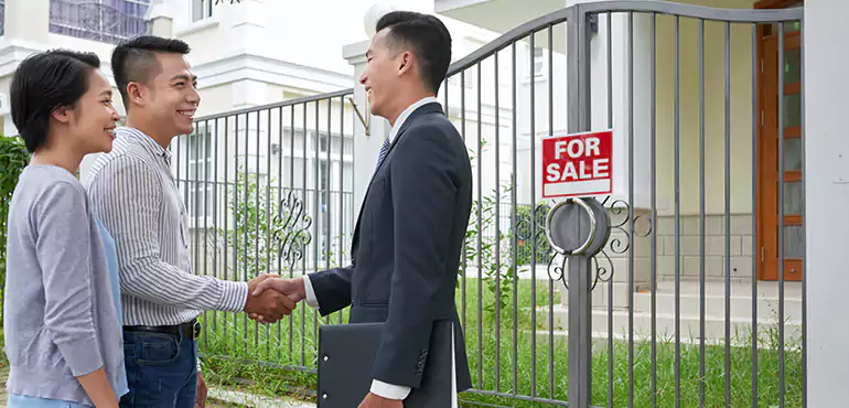 Why Choose Us to Sell Your House in Newport East, RI?