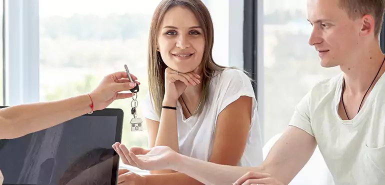 Why Choose Newport East Home Buyers to Sell Your House Our Investors in Newport East, RI?